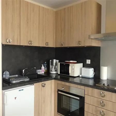 Proche Et Commerces Avec Parking Privatif - Fr-1-323-528 Saint-Jean-de-Monts