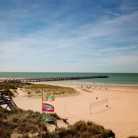 Apartament Proche Et Commerces Avec Parking Privatif - Fr-1-323-528