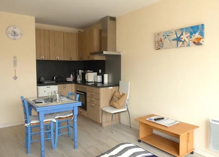 Proche Et Commerces Avec Parking Privatif - Fr-1-323-528