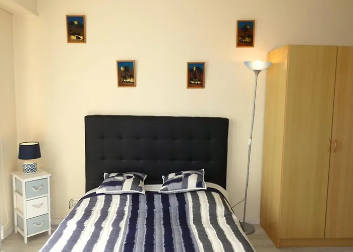 Proche Et Commerces Avec Parking Privatif - Fr-1-323-528 * 생장드몽