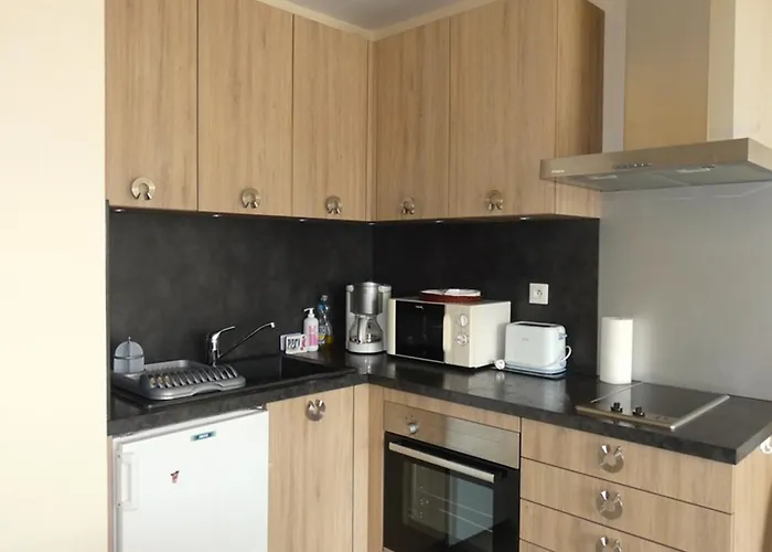 Proche Et Commerces Avec Parking Privatif - Fr-1-323-528 생장드몽