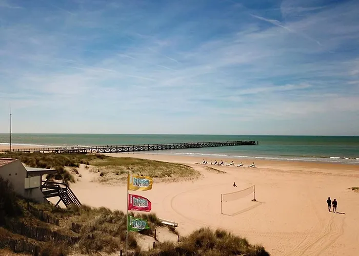 아파트 Proche Et Commerces Avec Parking Privatif - Fr-1-323-528